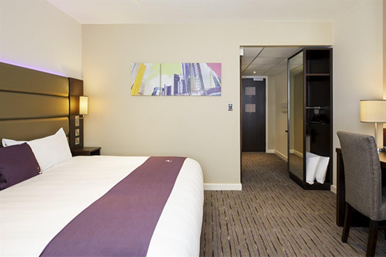 Premier Inn Premier Inn ウェーマス エクステリア 写真