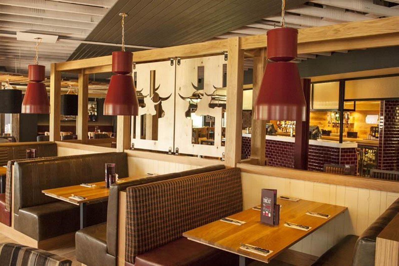 Premier Inn Premier Inn ウェーマス エクステリア 写真