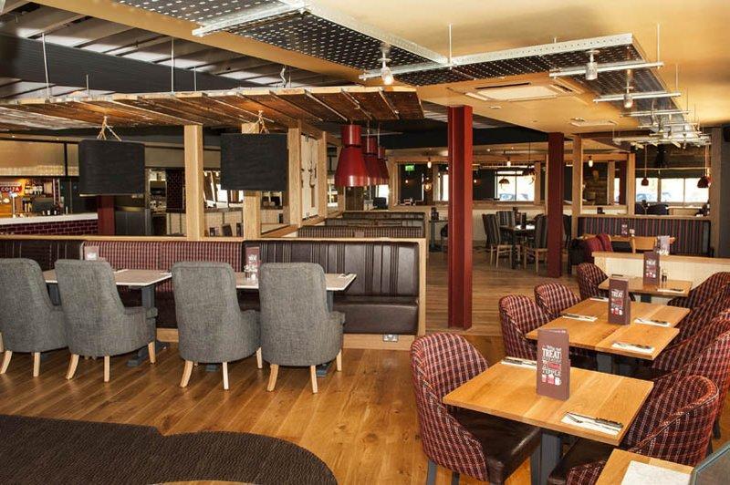 Premier Inn Premier Inn ウェーマス エクステリア 写真