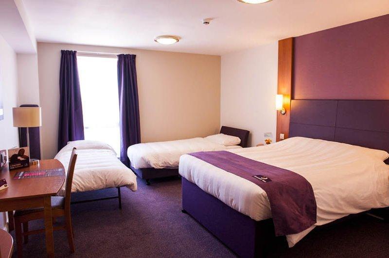 Premier Inn Premier Inn ウェーマス エクステリア 写真