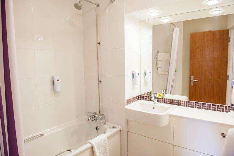 Premier Inn Premier Inn ウェーマス エクステリア 写真