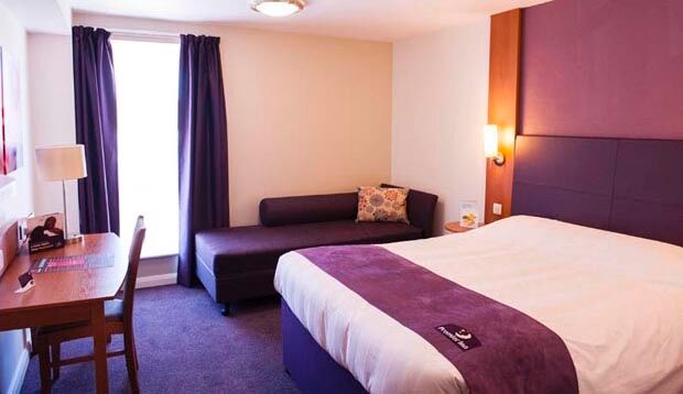 Premier Inn Premier Inn ウェーマス エクステリア 写真